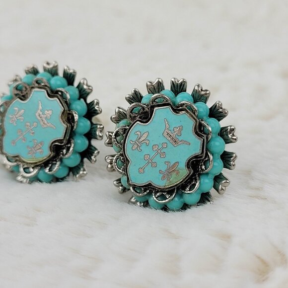 Vintage Turquoise Regal Screw Back Earrings - Picture 4 of 5